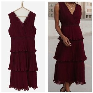 Bohme NWT Large Maroon Burgundy Red Tiered Midi Dress Sleeveless Pleated‎